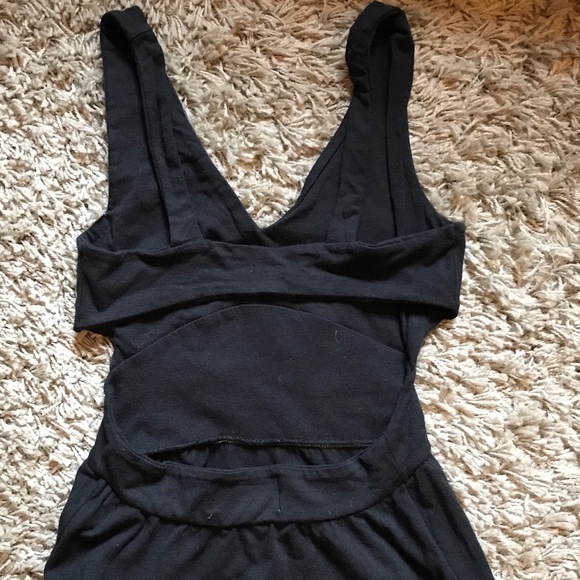 [SELLING IN BLACK] Cutout Open Back Maxi Dress - Picture 4 of 6